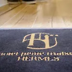 Hermes Petite Maison ティラナ