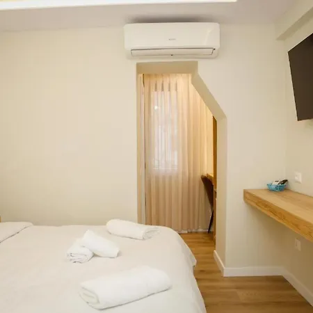 Hotel Hermes Petite Maison *