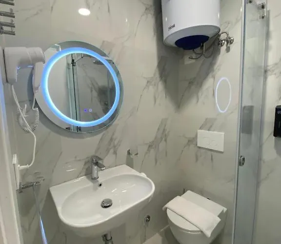 Hermes Petite Maison Szálloda Tirana