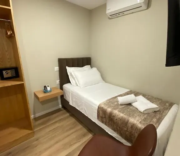 Hermes Petite Maison Szálloda Tirana