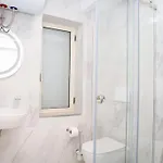 Hermes Petite Maison Отель Тирана