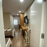 Hermes Petite Maison Отель *