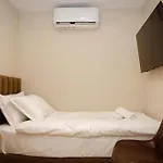 Hermes Petite Maison Отель