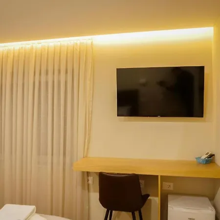 Hermes Petite Maison Отель