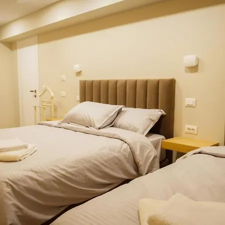 Hermes Petite Maison Отель
