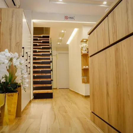Hermes Petite Maison Отель Тирана