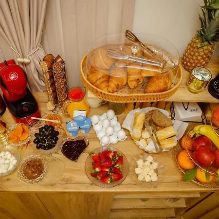 Hermes Petite Maison Hotel