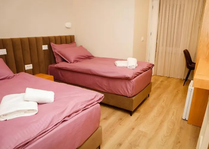 Hermes Petite Maison * ティラナ