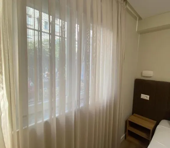 Hermes Petite Maison ティラナ