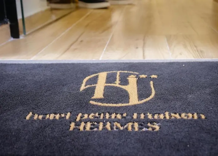 Hermes Petite Maison ティラナ