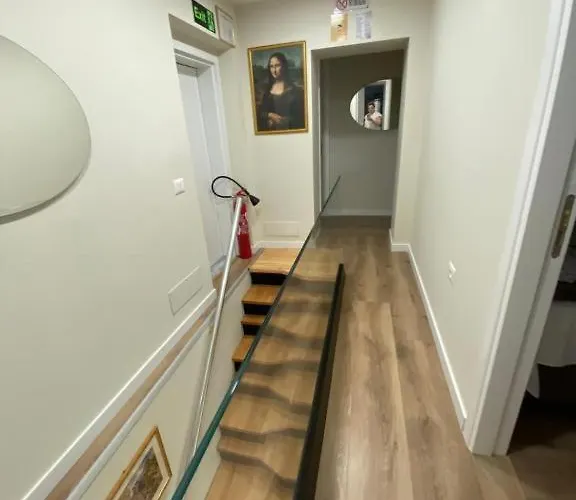 Hermes Petite Maison ホテル *