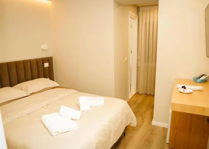 Hermes Petite Maison ティラナ